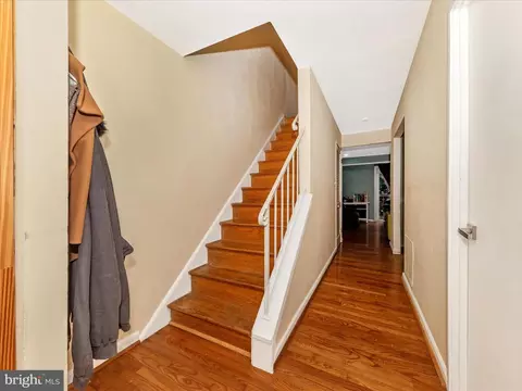 Entry Way - 2350 Sun Valley Cir, Silver Spring, MD 20906 photo 3 of 3