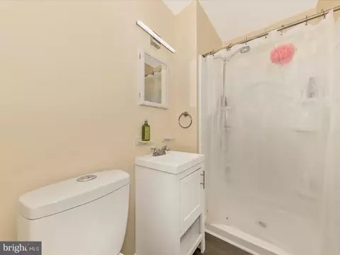 Bath - 2350 Sun Valley Cir, Silver Spring, MD 20906 photo 2 of 3
