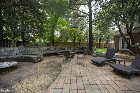 Exterior - 10013 Ormond Rd, Potomac, MD 20854 photo 5 of 8