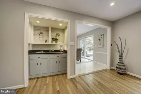 Entry Way - 10013 Ormond Rd, Potomac, MD 20854 photo 4 of 4