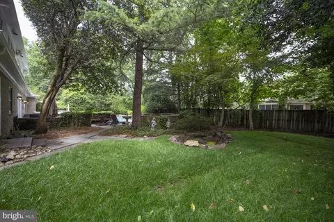 Exterior - 10013 Ormond Rd, Potomac, MD 20854 photo 8 of 8