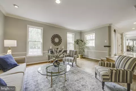 Living - 10013 Ormond Rd, Potomac, MD 20854 photo 6 of 7