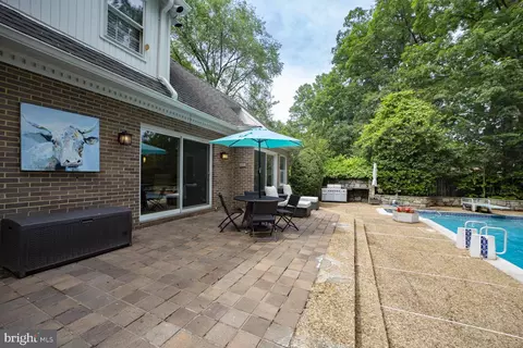 Exterior - 10013 Ormond Rd, Potomac, MD 20854 photo 6 of 8