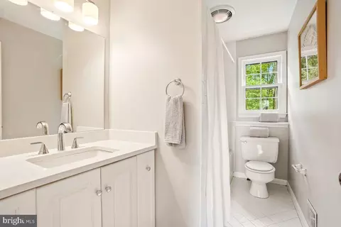 121 Farmgate Ln, Silver Spring, MD 20905 photo 39