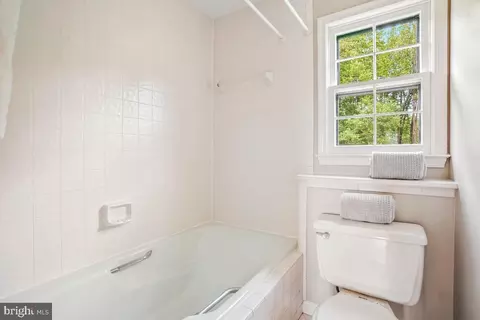 121 Farmgate Ln, Silver Spring, MD 20905 photo 40