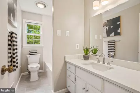 121 Farmgate Ln, Silver Spring, MD 20905 photo 33