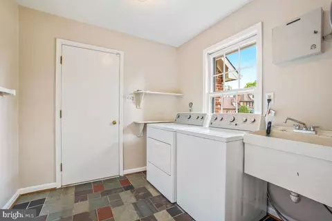 121 Farmgate Ln, Silver Spring, MD 20905 photo 26