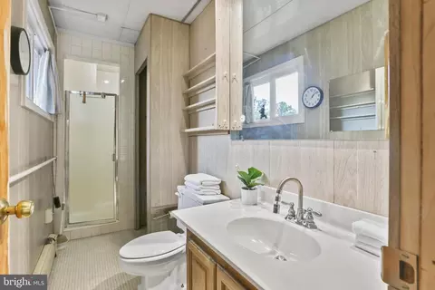 Bath - 10509 Huntley Pl, Silver Spring, MD 20902 photo 1 of 2