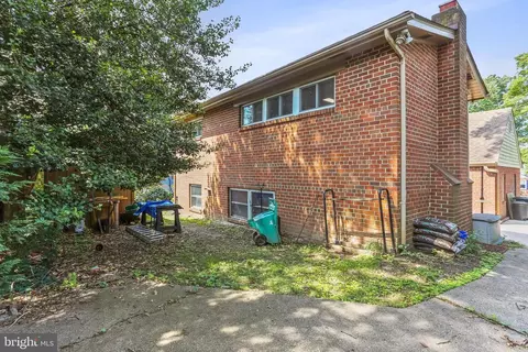 Exterior - 10509 Huntley Pl, Silver Spring, MD 20902 photo 4 of 5