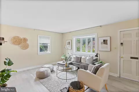 Living - 10509 Huntley Pl, Silver Spring, MD 20902 photo 1 of 5