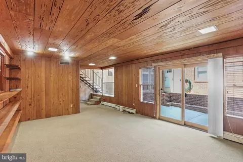 Living - 10509 Huntley Pl, Silver Spring, MD 20902 photo 4 of 5