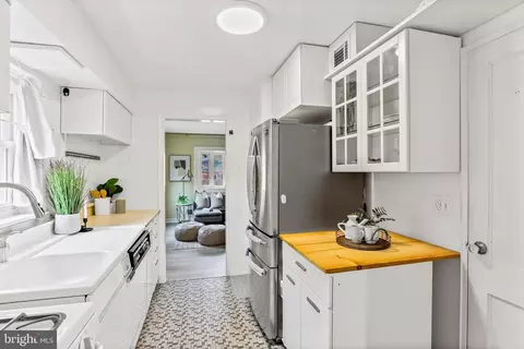 Kitchen - 10509 Huntley Pl, Silver Spring, MD 20902 photo 1 of 3