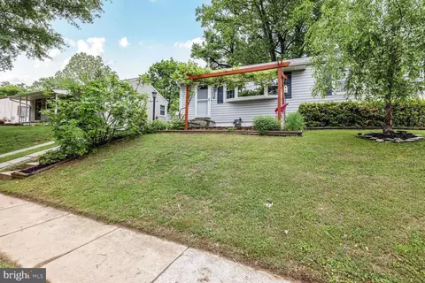 1024 Gilbert Rd, Rockville, MD 20851