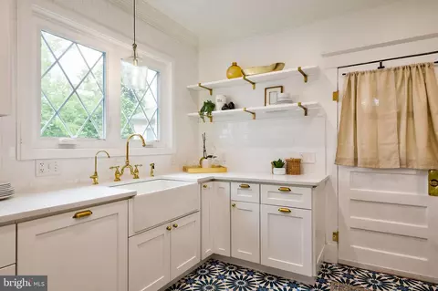 Kitchen - 2925 Covington Rd, Silver Spring, MD 20910 photo 5 of 8