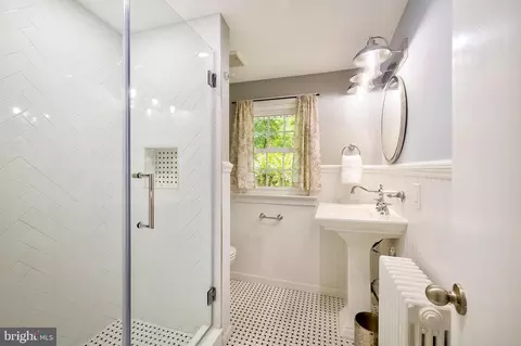 Bath - 2925 Covington Rd, Silver Spring, MD 20910 photo 1 of 5