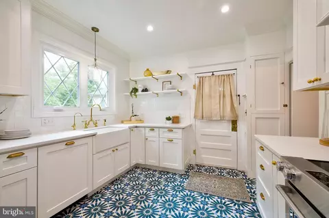 Kitchen - 2925 Covington Rd, Silver Spring, MD 20910 photo 4 of 8