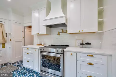 Kitchen - 2925 Covington Rd, Silver Spring, MD 20910 photo 3 of 8