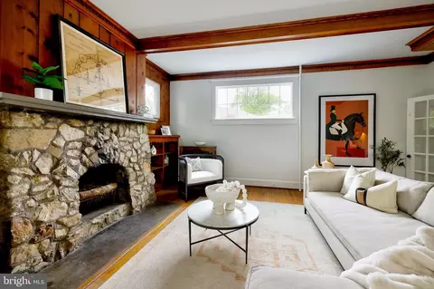 Living - 2925 Covington Rd, Silver Spring, MD 20910 photo 3 of 5
