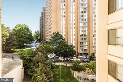 4515 Willard Ave #1020S, Chevy Chase, MD 20815