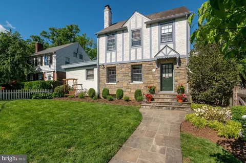 6812 Georgia St, Chevy Chase, MD 20815