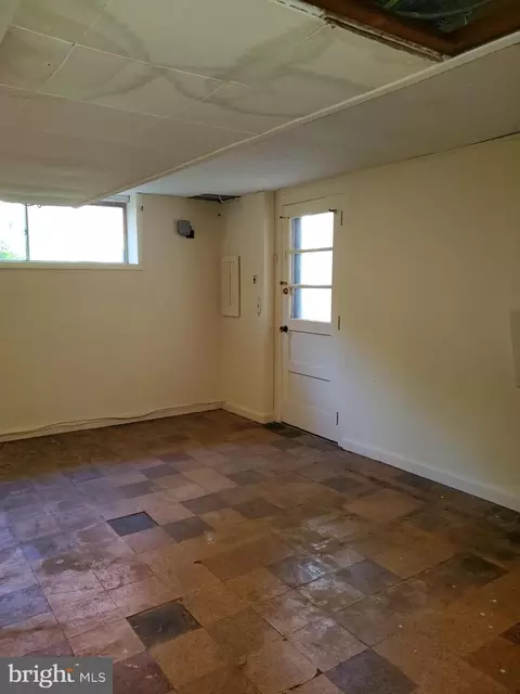 614 Hillsboro Dr, Silver Spring, MD 20902 photo 34