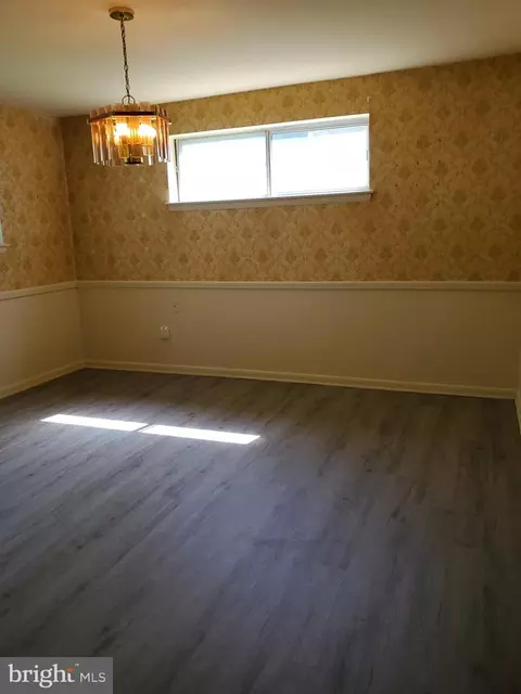 614 Hillsboro Dr, Silver Spring, MD 20902 photo 9
