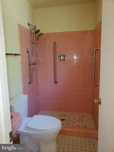 614 Hillsboro Dr, Silver Spring, MD 20902 photo 25
