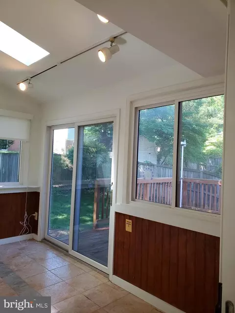 614 Hillsboro Dr, Silver Spring, MD 20902 photo 29