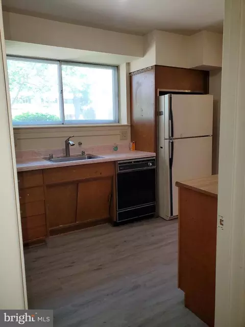 614 Hillsboro Dr, Silver Spring, MD 20902 photo 11
