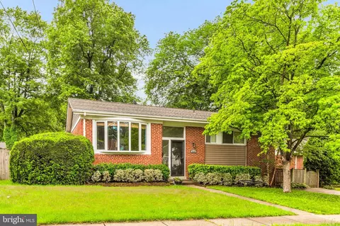 3510 Sandy Ct, Kensington, MD 20895
