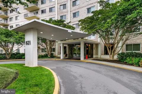 1121 University Blvd W #411-B, Silver Spring, MD 20902