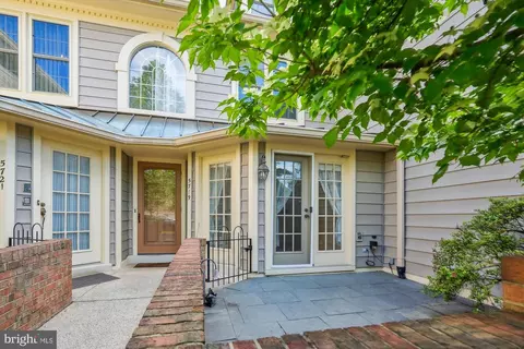 5719 Balsam Grove Ct #68, Rockville, MD 20852