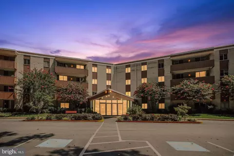 7505 Democracy Blvd #A-417, Bethesda, MD 20817