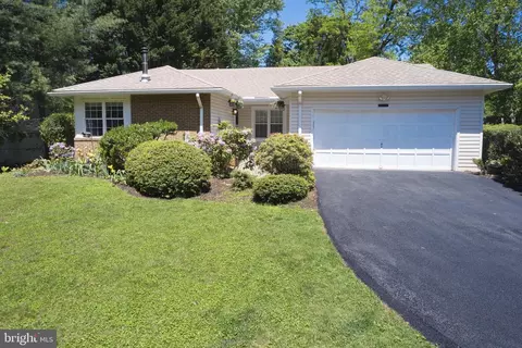 16500 Sioux Ln, Gaithersburg, MD 20878