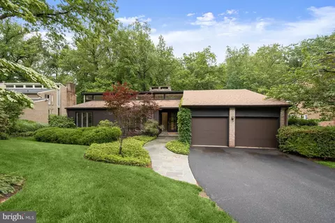 8805 Quiet Stream Ct, Potomac, MD 20854