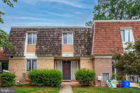19016 Canadian Ct, Montgomery Village, MD 20886