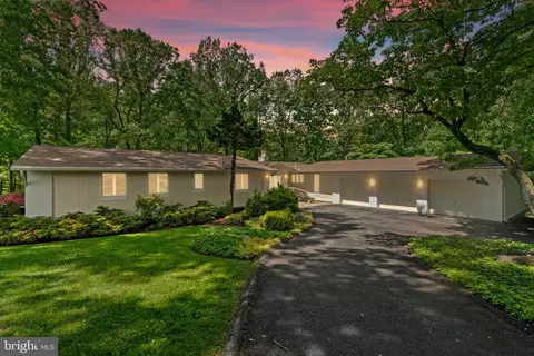 17810 Pond Rd, Ashton, MD 20861