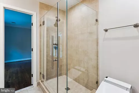 Bath - 9801 Hall Rd, Potomac, MD 20854 photo 7 of 10