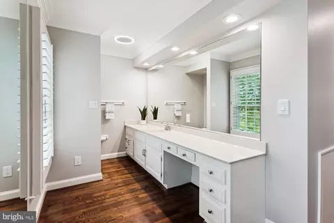 Bath - 9801 Hall Rd, Potomac, MD 20854 photo 5 of 10