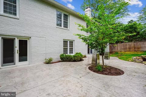 Exterior - 9801 Hall Rd, Potomac, MD 20854 photo 5 of 14