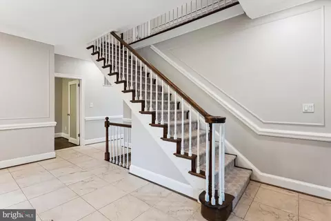 Entry Way - 9801 Hall Rd, Potomac, MD 20854 photo 2 of 5