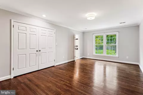Bedroom - 9801 Hall Rd, Potomac, MD 20854 photo 7 of 10