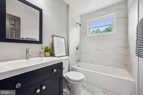 Bath - 10916 Lombardy Rd, Silver Spring, MD 20901 photo 3 of 4