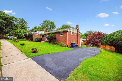 Exterior - 10916 Lombardy Rd, Silver Spring, MD 20901 photo 11 of 12