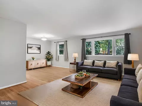 Living - 903 Burnt Crest Ln, Silver Spring, MD 20903 photo 1 of 2