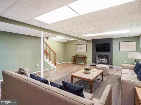 Living - 903 Burnt Crest Ln, Silver Spring, MD 20903 photo 2 of 2