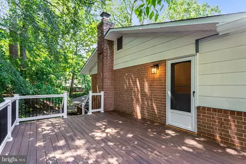 Exterior - 903 Burnt Crest Ln, Silver Spring, MD 20903 photo 1 of 3