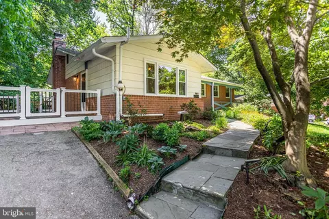 Exterior - 903 Burnt Crest Ln, Silver Spring, MD 20903 photo 3 of 3