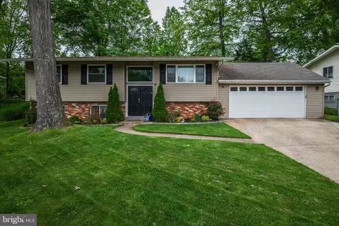 13822 Arctic Ave, Rockville, MD 20853