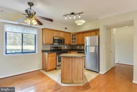 146 Monroe St #101, Rockville, MD 20850
